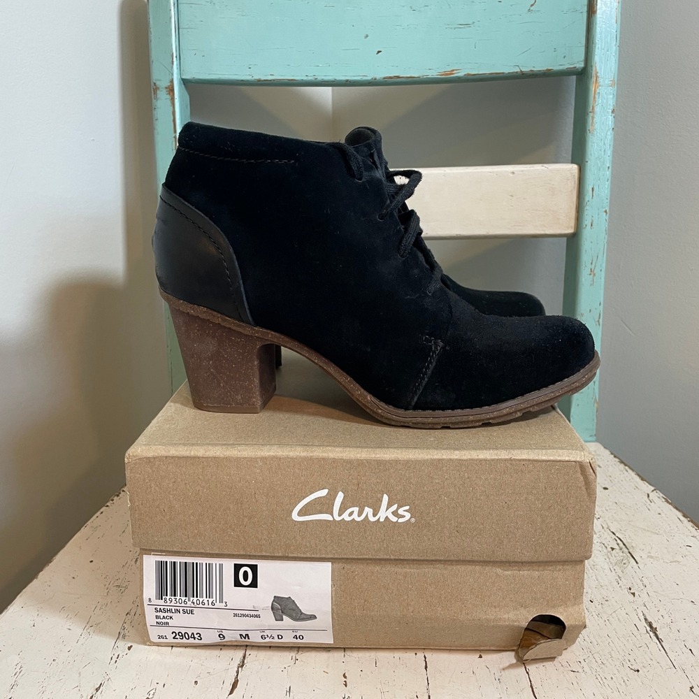 Clarks Sashlin Sue Black Suede Lace Up Ankle Block Heel Boots Womens 9 M Booties